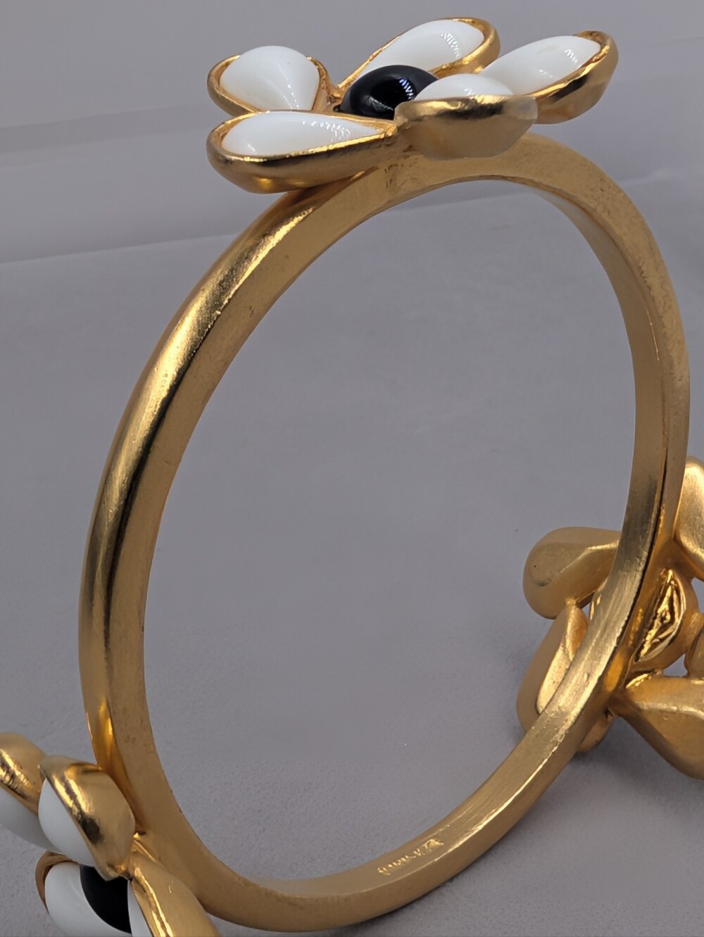 Ben-Amun White Enamel Daphne Floral Flower Bangle Goldtone Statement NWOT | 0006